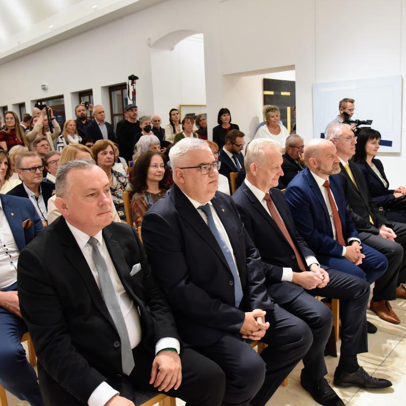 Tlačová správa: Obnovili sa objekty miestneho kultúrneho dedičstva v Dunajskej Strede a Győri