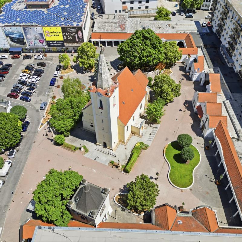Megújult a Vámbéry tér_Dömény Máté