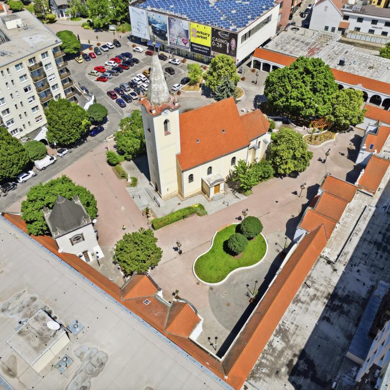 Megújult a Vámbéry tér_Dömény Máté