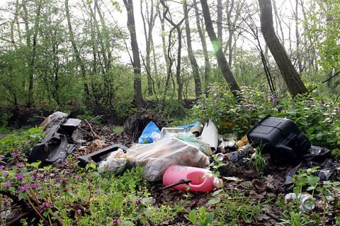 Illegális hulladéklerakatok felszámolására pályázik a város