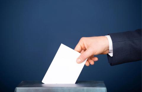 Hlasovanie do prenosnej volebnej schránky vo voľbách 24. októbra 2026 – Kto a ako môže oň požiadať?