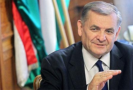 Sándor Lezsák 