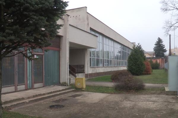 Elkezdődött az uszoda felújítása