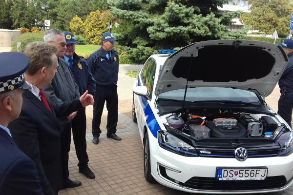 Mestská polícia dostala dva elektromobily 