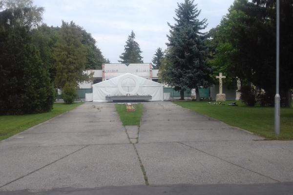 Prebieha rekonštrukcia domu smútku na mestskom cintoríne