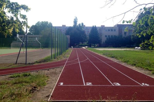 Školské športové ihriská a mestská tržnica opäť otvorené