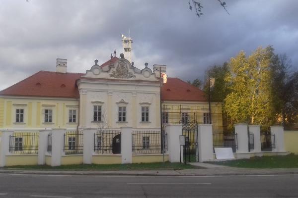 Ismét régi pompájában díszeleg majd a Sárga kastély