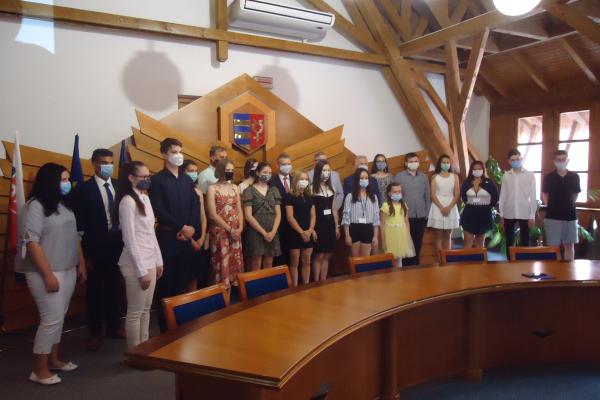 A tanév végén a 2019/20-as iskolai év gyermekszemélyiségeit tüntették ki