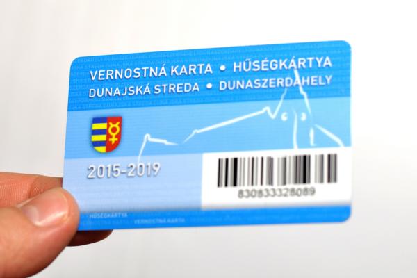 A Hűségkártyák a városházán vehetők át