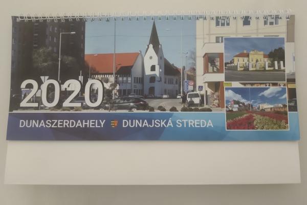 Stolový kalendár 2020 ako darček pre dunajskostredské domácnosti