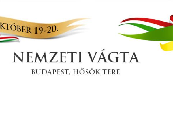 Erős csoportban száll nyeregbe Dunaszerdahely lova a Hősök terén