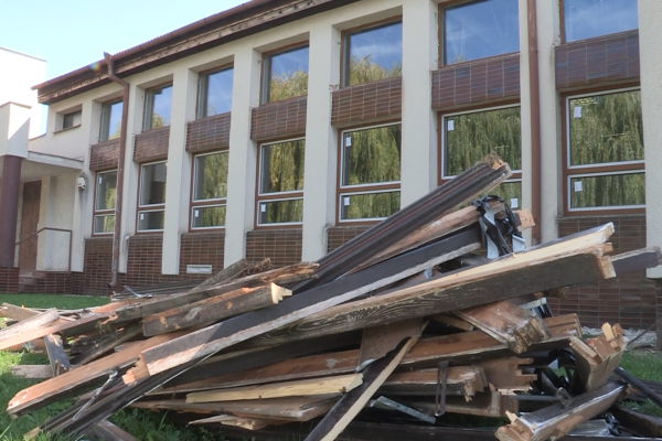 Budovu mestského klubu dôchodcov skrášlia nové okná a dvere