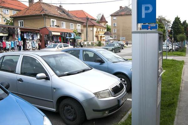 Parkolókártyák májustól új helyen