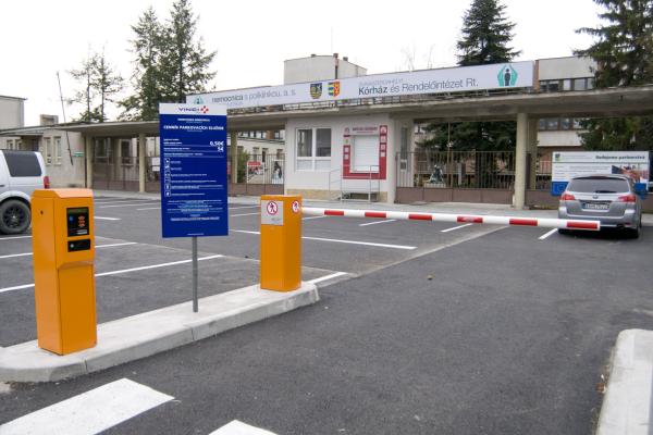 Kórházi parkolás: kedvezőbb díjak