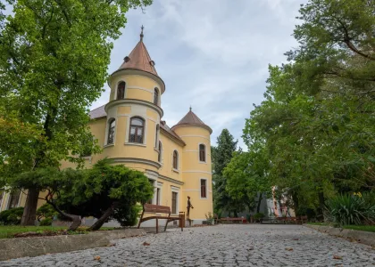 Tlačová správa: Obnovili sa objekty miestneho kultúrneho dedičstva v Dunajskej Strede a Győri